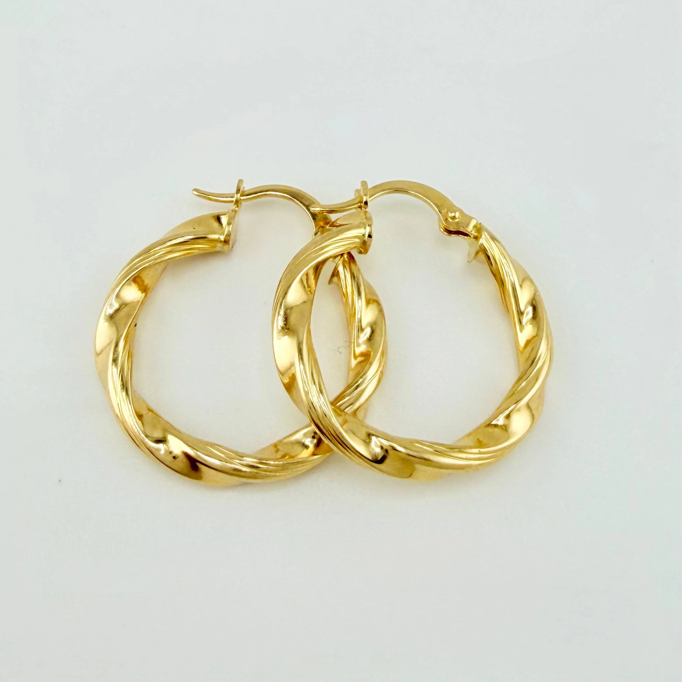 Candongas Mai 2.3gr / 2.5cm / Oro Amarillo 18K