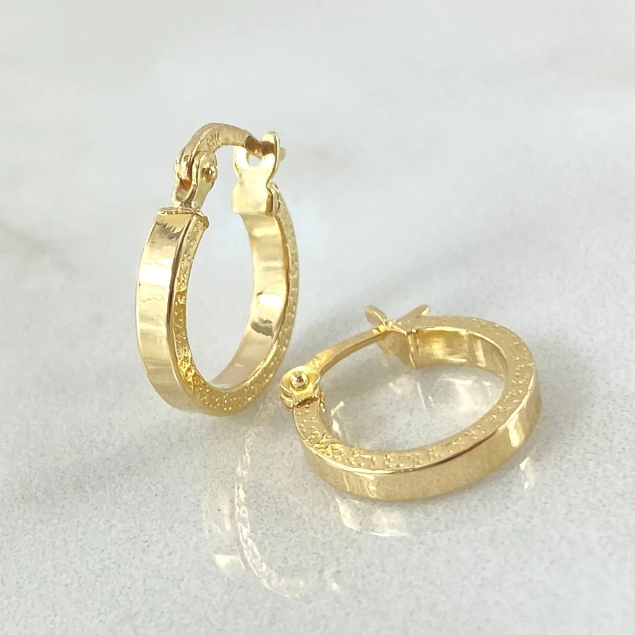 Candongas Tribal 0.95 g / 1.3 cm Oro Amarillo 18K