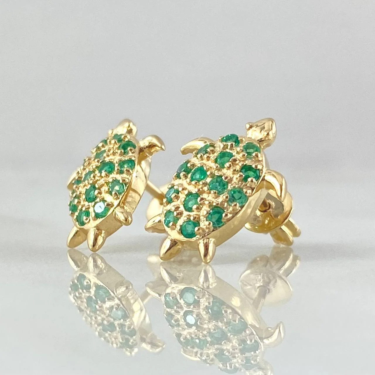 Topos Tortuga Esmeraldas 44pts 2.85gr / 1.4cm / Oro 18K
