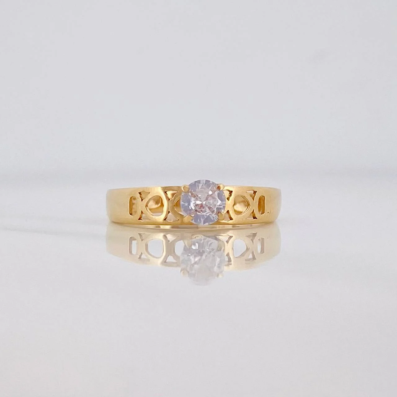 Anillo Banda Corazones 1.95 g / T6 Oro Amarillo 18K