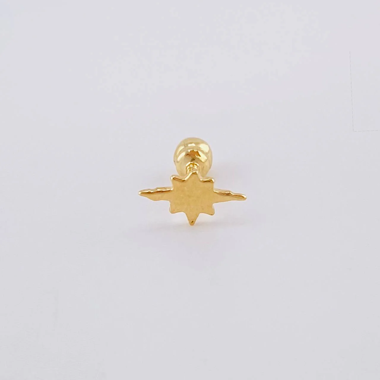 Piercing Estrella Fugaz 0.3 g / 1 cm Oro Amarillo 18K Piercing Estrella Fugaz 0.3 g / 1 cm Oro Amarillo 18K
